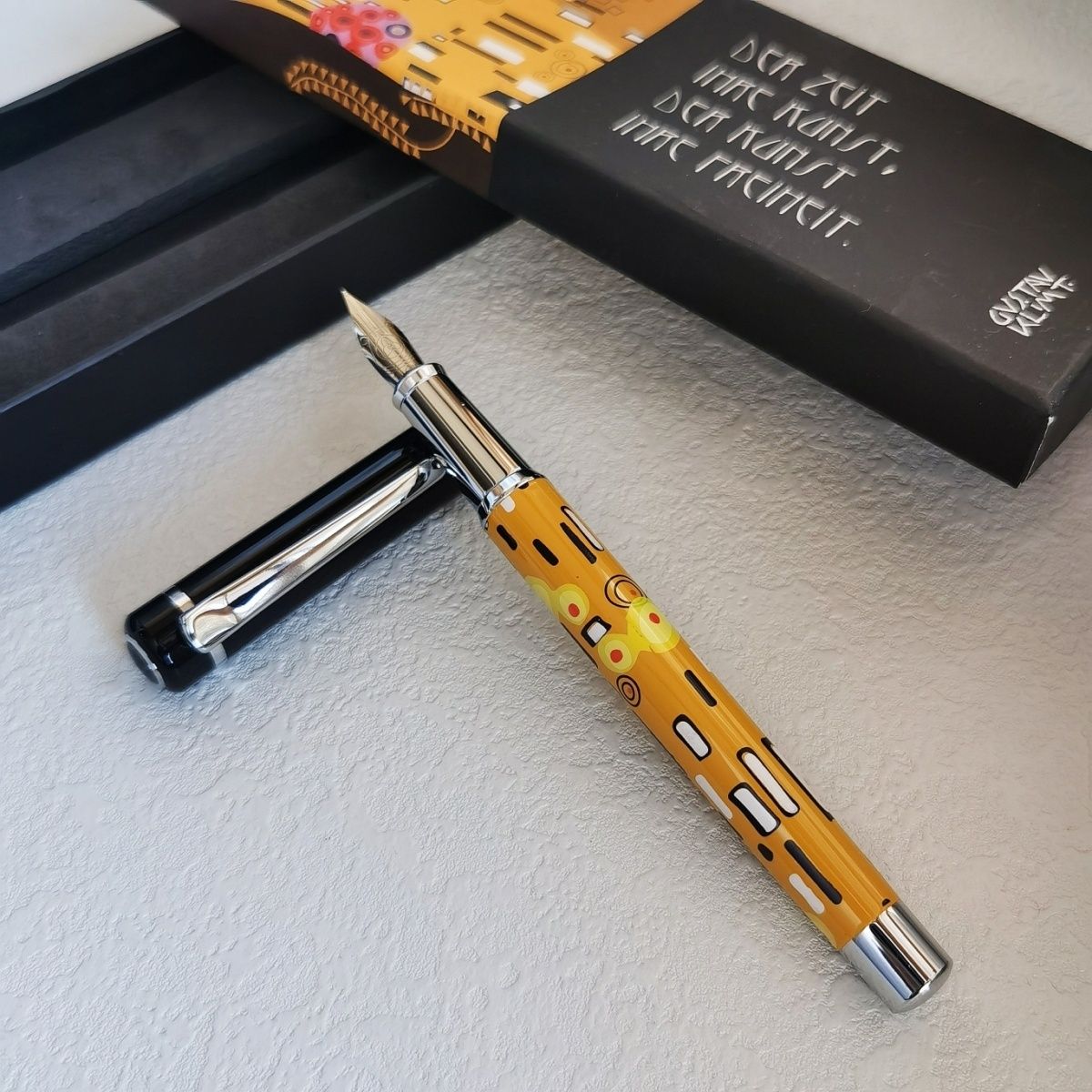 Lincraft 703 Gustav Klimt Fountain Pen