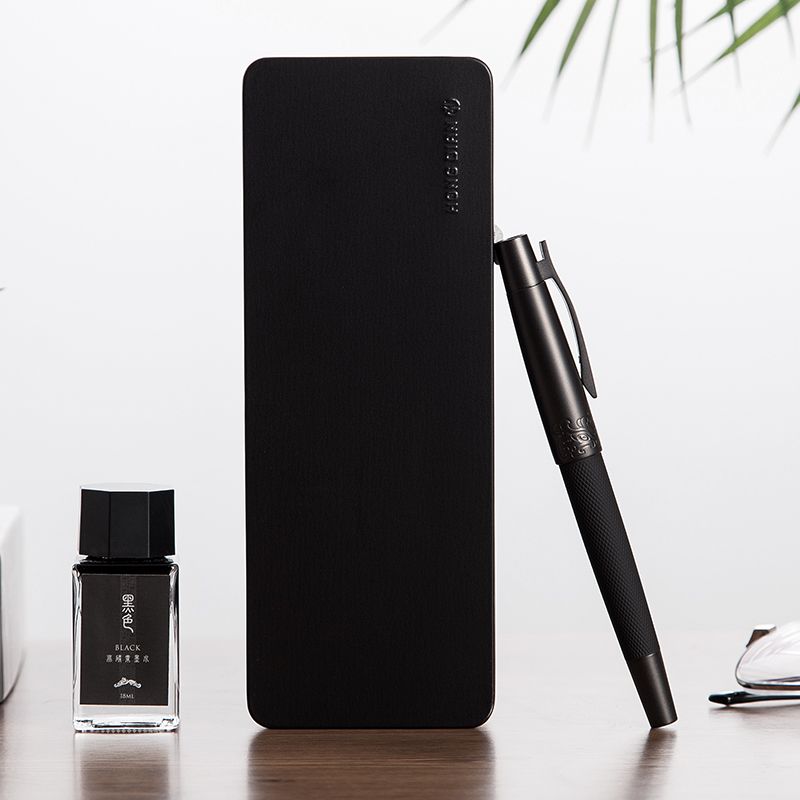 Hongdian 601 black fountain pen with presentation case and black ink bottle