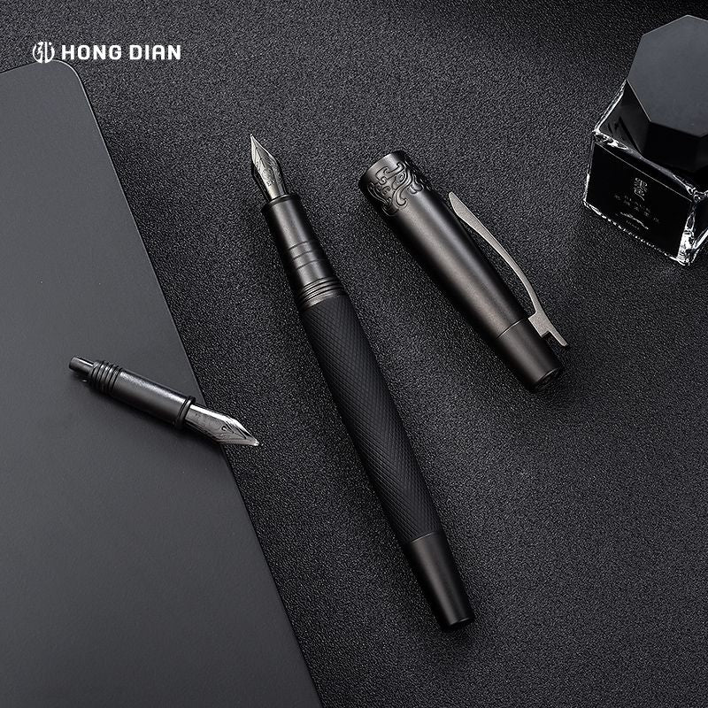 Hongdian 601 fountain pen set arranged in its presentation case