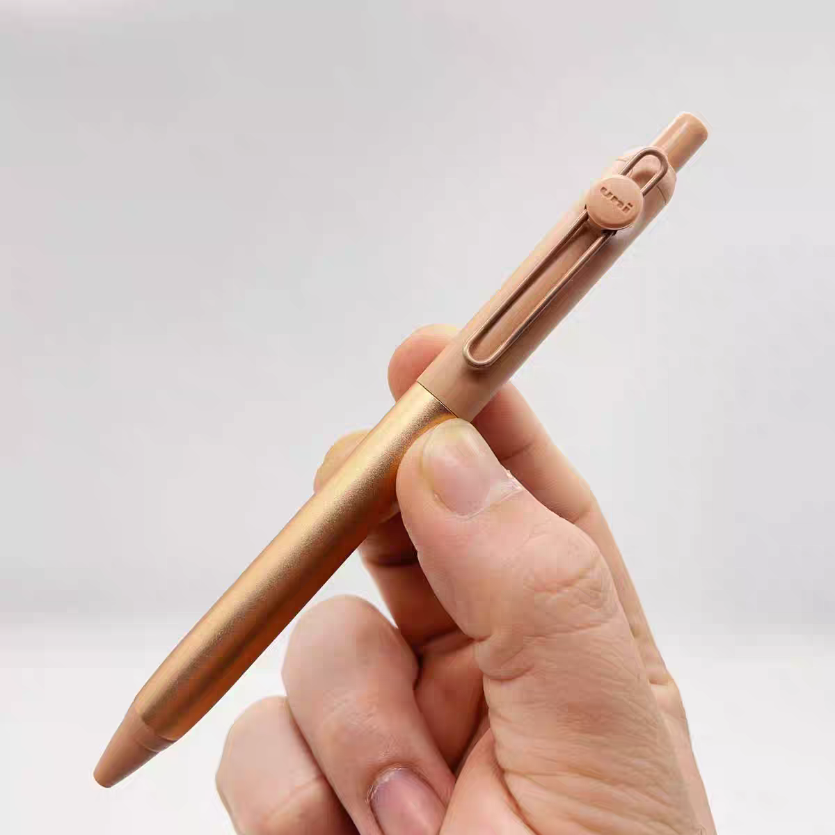 Uni Mitsubishi ZENTO Limited Edition 0.7mm Gel Pen in Champagne Gold